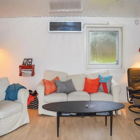 Dom wakacyjny Three-bedroom Holiday In *