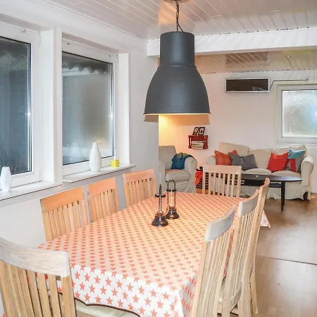 Three-bedroom Holiday In * Storvorde