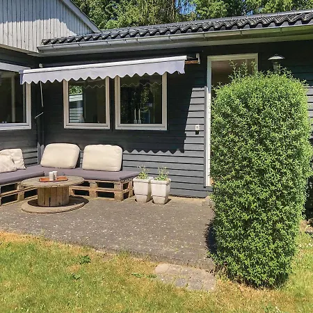Dom wakacyjny Three-bedroom Holiday In